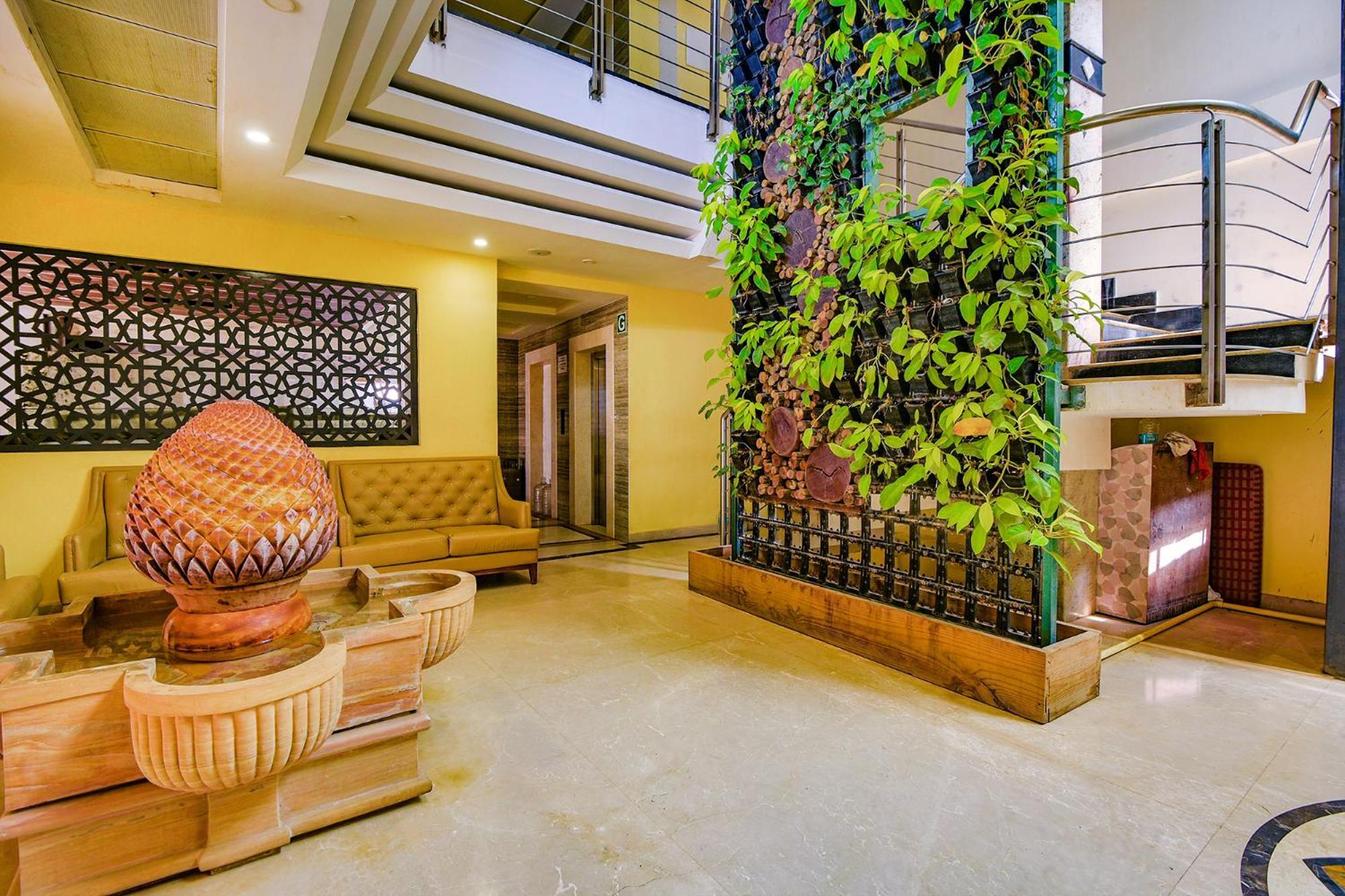 Fabhotel Phoenix Resorts - Nr M Chinnaswamy Stadium Bangalore Exterior photo