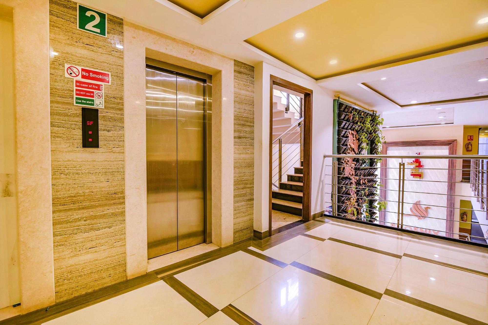 Fabhotel Phoenix Resorts - Nr M Chinnaswamy Stadium Bangalore Exterior photo