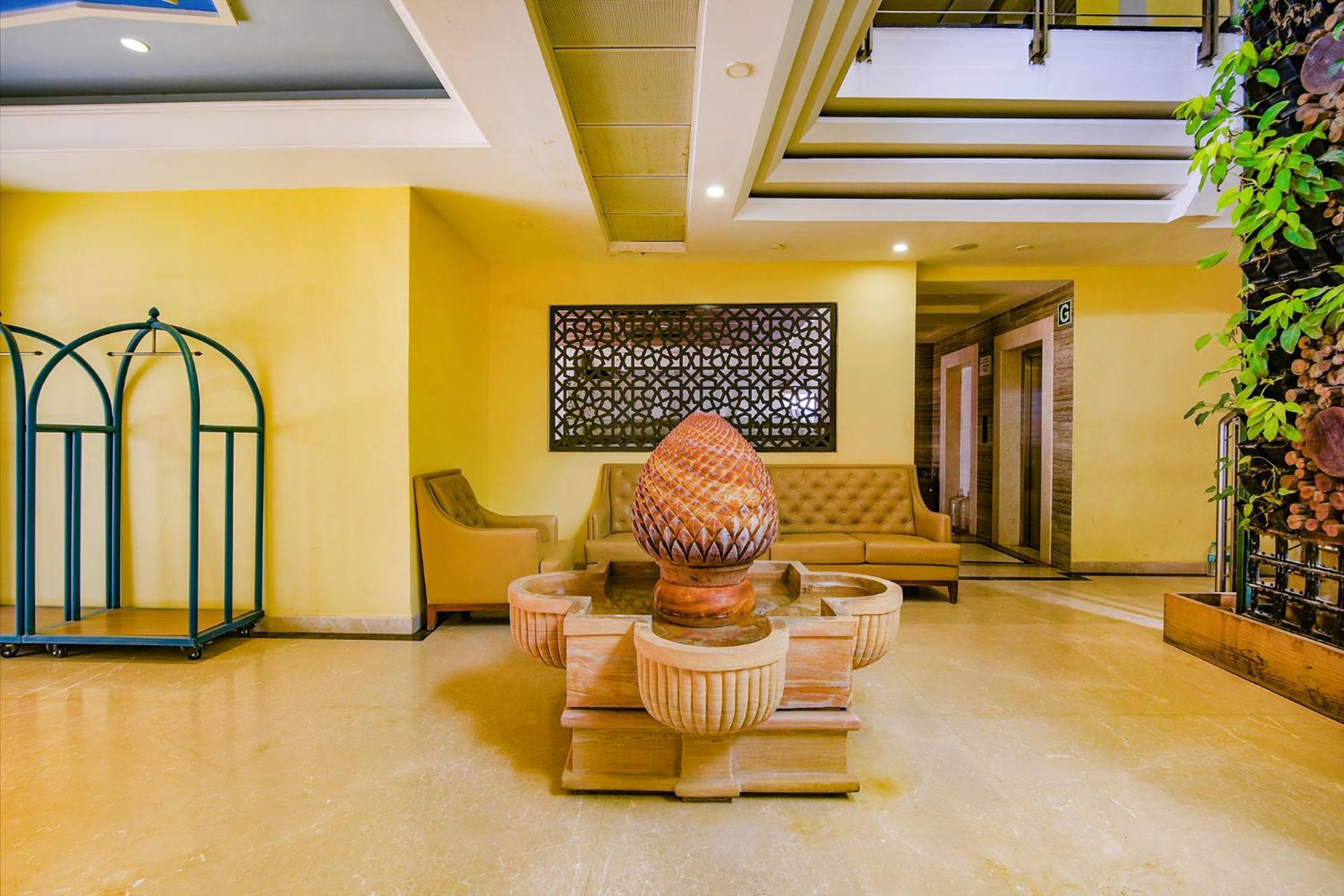 Fabhotel Phoenix Resorts - Nr M Chinnaswamy Stadium Bangalore Exterior photo