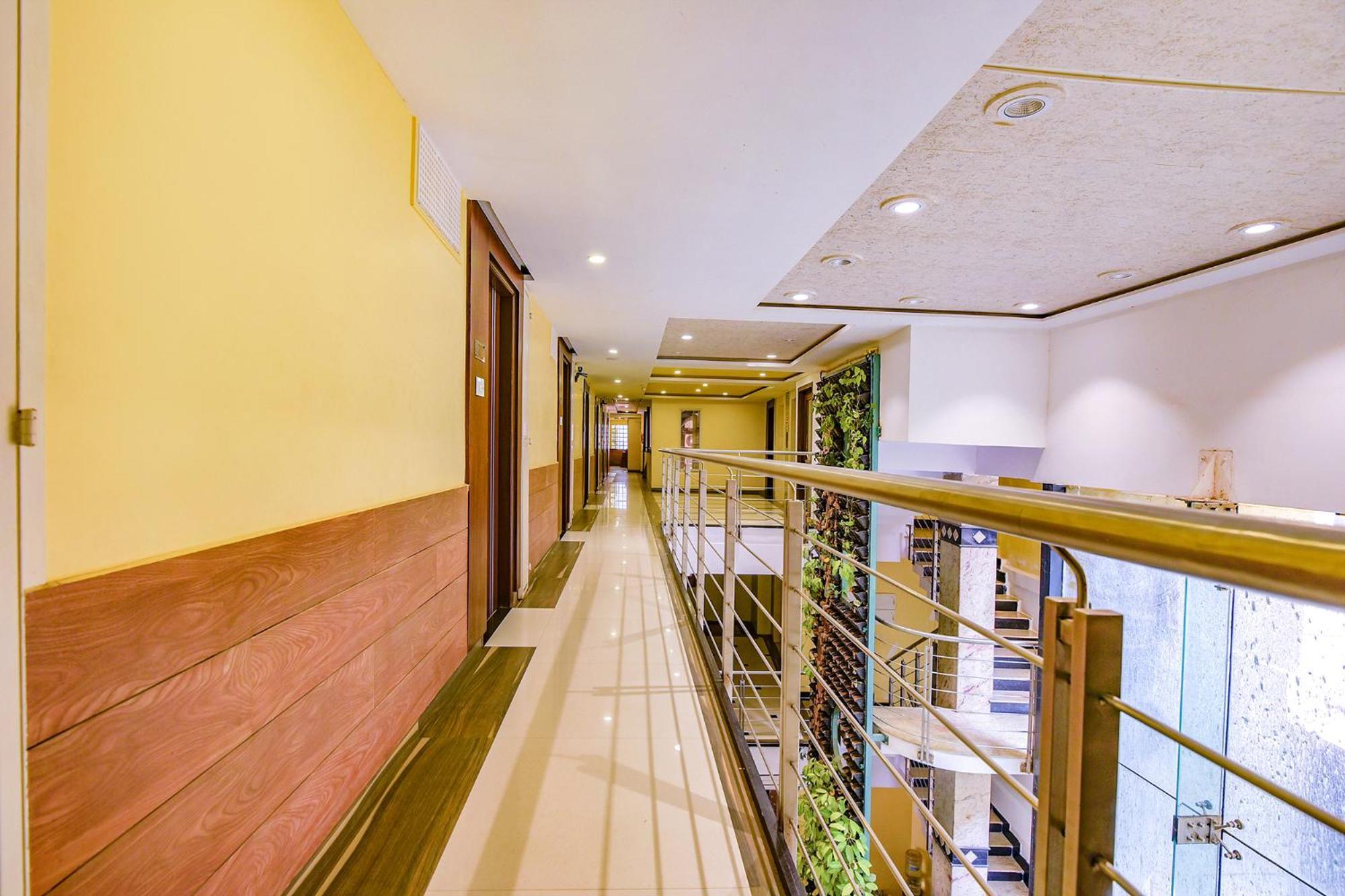 Fabhotel Phoenix Resorts - Nr M Chinnaswamy Stadium Bangalore Exterior photo