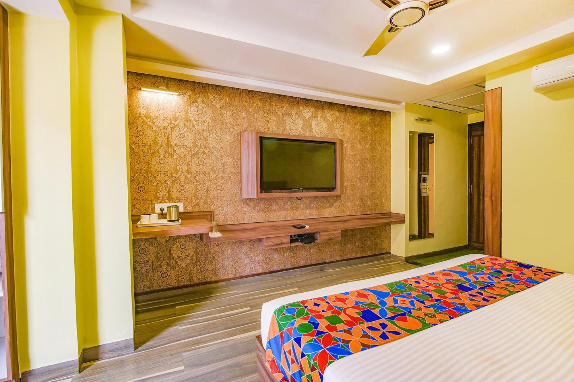 Fabhotel Phoenix Resorts - Nr M Chinnaswamy Stadium Bangalore Exterior photo