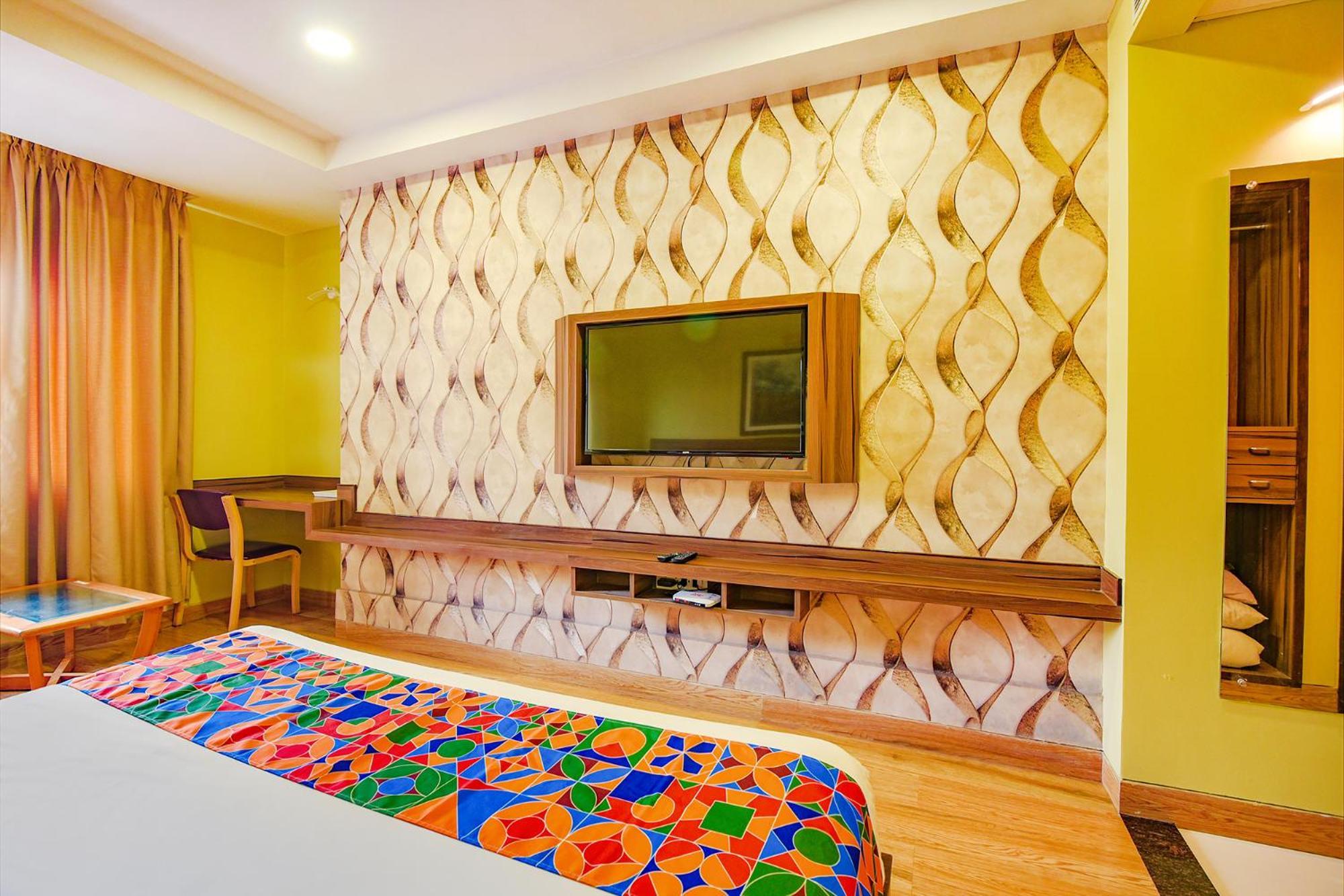 Fabhotel Phoenix Resorts - Nr M Chinnaswamy Stadium Bangalore Exterior photo
