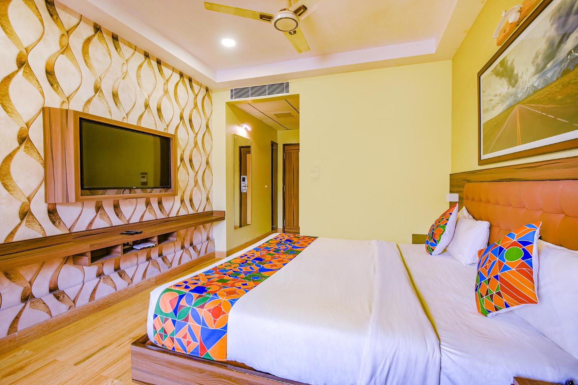 Fabhotel Phoenix Resorts - Nr M Chinnaswamy Stadium Bangalore Exterior photo
